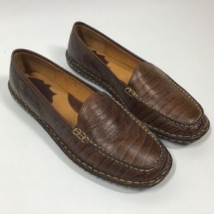 Born brown leather loafer size 7.5 animal skin